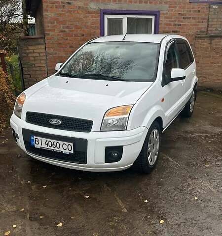 Форд Фьюжен 2011 у Чернухах на Automoto.ua Білий Форд Фьюжен, об'ємом двигуна 1.4 л та пробігом 109 тис. км за 7200 $, фото 1 на Automoto.ua