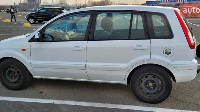 Белый Форд Фьюжн, объемом двигателя 1.6 л и пробегом 132 тыс. км за 5033 $, фото 6 на Automoto.ua