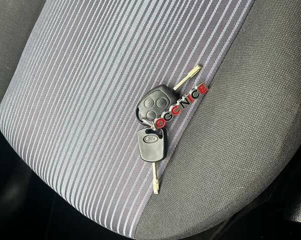 Білий Форд Фьюжен, об'ємом двигуна 1.6 л та пробігом 156 тис. км за 6600 $, фото 46 на Automoto.ua