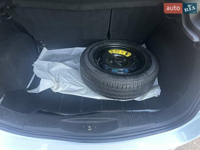 Белый Форд Фьюжн, объемом двигателя 1.39 л и пробегом 201 тыс. км за 5500 $, фото 15 на Automoto.ua