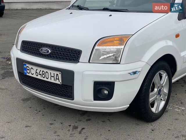 Белый Форд Фьюжн, объемом двигателя 1.39 л и пробегом 164 тыс. км за 5499 $, фото 7 на Automoto.ua