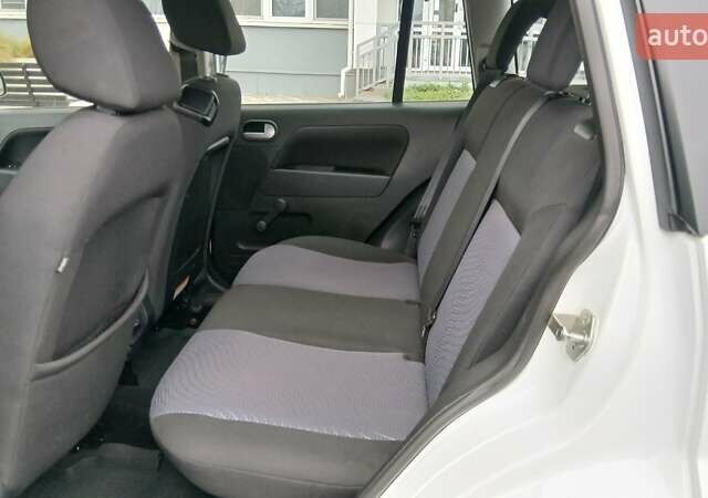Білий Форд Фьюжен, об'ємом двигуна 0 л та пробігом 130 тис. км за 6900 $, фото 16 на Automoto.ua