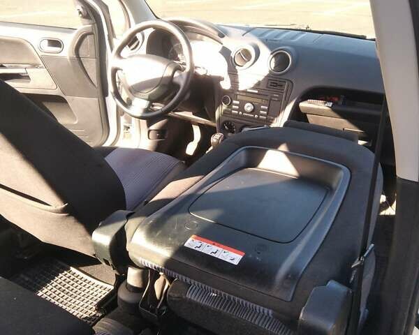 Белый Форд Фьюжн, объемом двигателя 1.39 л и пробегом 164 тыс. км за 4600 $, фото 14 на Automoto.ua