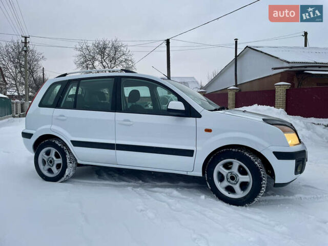 Білий Форд Фьюжен, об'ємом двигуна 1.4 л та пробігом 177 тис. км за 4999 $, фото 3 на Automoto.ua