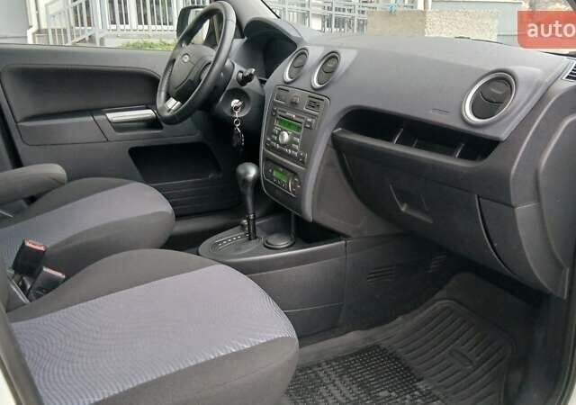 Білий Форд Фьюжен, об'ємом двигуна 0 л та пробігом 130 тис. км за 6900 $, фото 15 на Automoto.ua