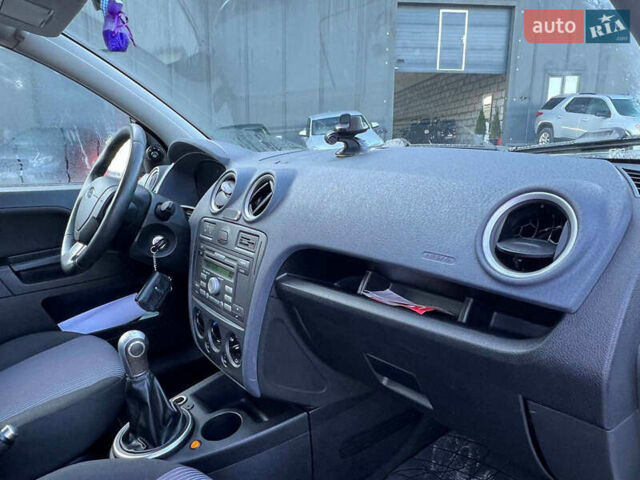 Белый Форд Фьюжн, объемом двигателя 1.4 л и пробегом 162 тыс. км за 6490 $, фото 31 на Automoto.ua