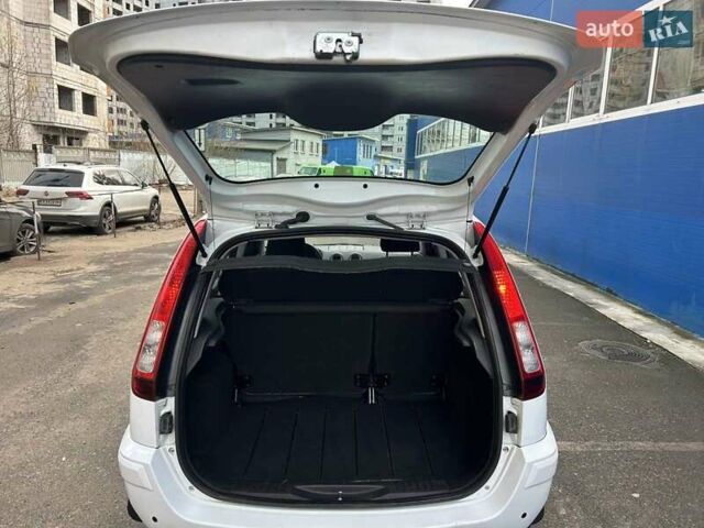 Белый Форд Фьюжн, объемом двигателя 1.6 л и пробегом 130 тыс. км за 5700 $, фото 9 на Automoto.ua