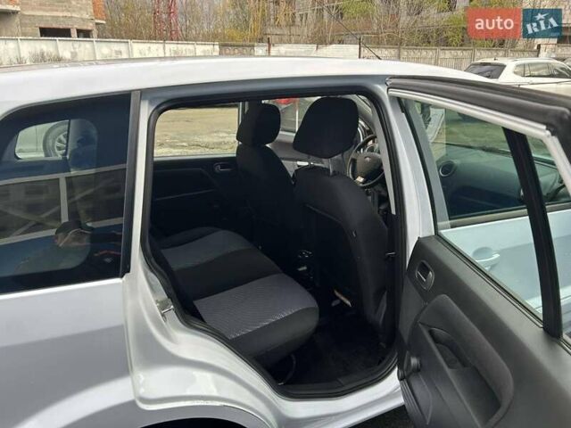 Белый Форд Фьюжн, объемом двигателя 1.6 л и пробегом 130 тыс. км за 5700 $, фото 8 на Automoto.ua