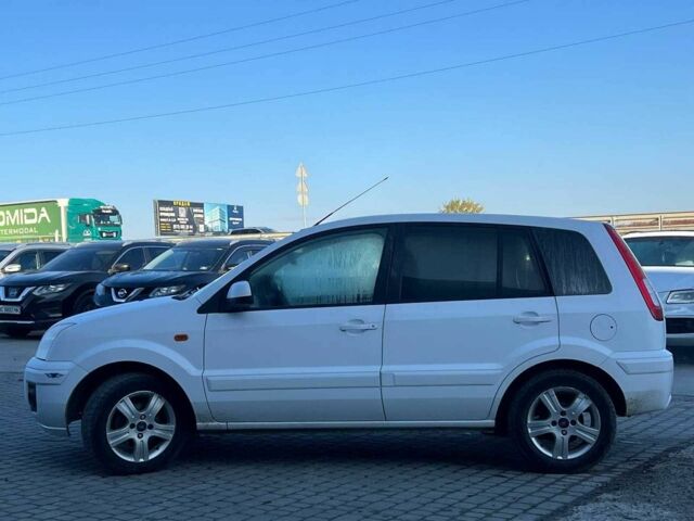 Білий Форд Фьюжен, об'ємом двигуна 1.4 л та пробігом 162 тис. км за 6490 $, фото 3 на Automoto.ua