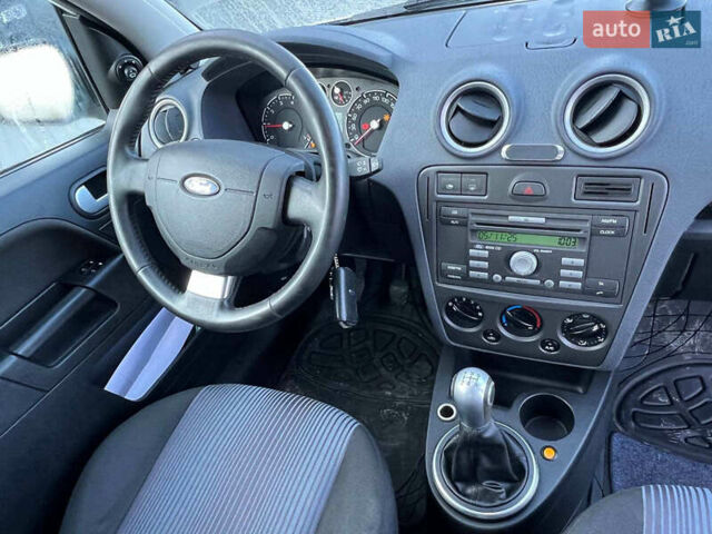 Белый Форд Фьюжн, объемом двигателя 1.4 л и пробегом 162 тыс. км за 6490 $, фото 33 на Automoto.ua