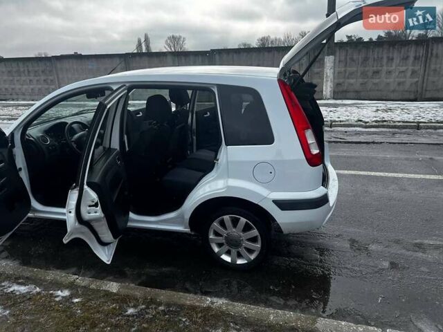 Білий Форд Фьюжен, об'ємом двигуна 1.6 л та пробігом 156 тис. км за 6600 $, фото 42 на Automoto.ua