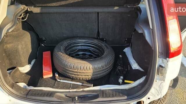 Белый Форд Фьюжн, объемом двигателя 1.6 л и пробегом 132 тыс. км за 5033 $, фото 11 на Automoto.ua