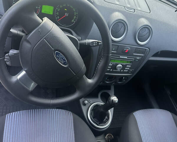 Белый Форд Фьюжн, объемом двигателя 1.39 л и пробегом 201 тыс. км за 5500 $, фото 9 на Automoto.ua