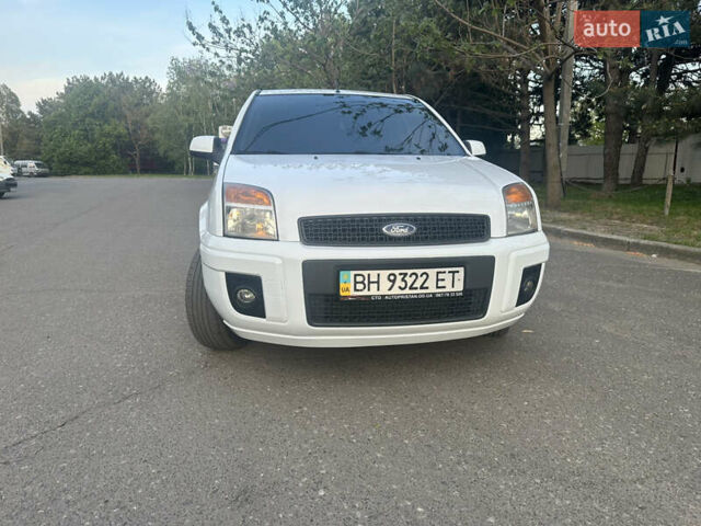 Белый Форд Фьюжн, объемом двигателя 1.39 л и пробегом 201 тыс. км за 5500 $, фото 1 на Automoto.ua