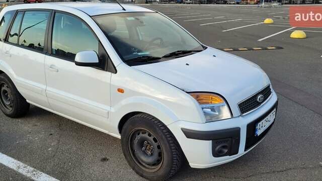 Белый Форд Фьюжн, объемом двигателя 1.6 л и пробегом 132 тыс. км за 5033 $, фото 1 на Automoto.ua