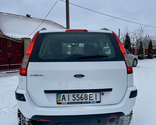 Білий Форд Фьюжен, об'ємом двигуна 1.4 л та пробігом 177 тис. км за 4999 $, фото 7 на Automoto.ua