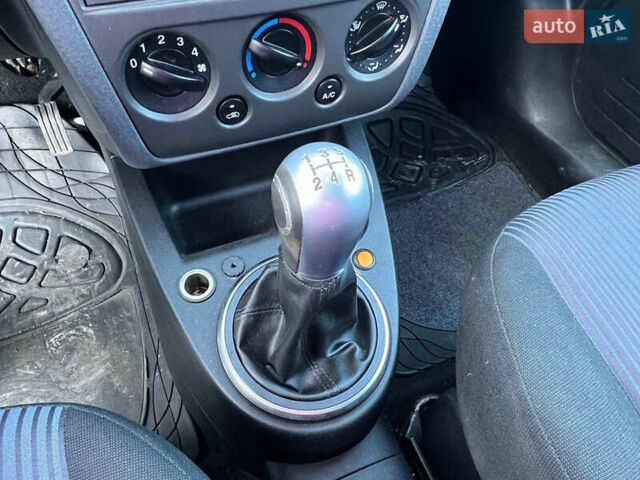 Белый Форд Фьюжн, объемом двигателя 1.4 л и пробегом 162 тыс. км за 6490 $, фото 27 на Automoto.ua