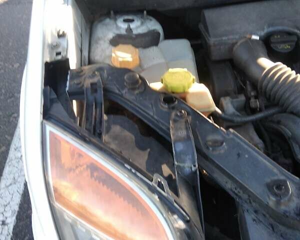 Белый Форд Фьюжн, объемом двигателя 1.39 л и пробегом 164 тыс. км за 4600 $, фото 17 на Automoto.ua