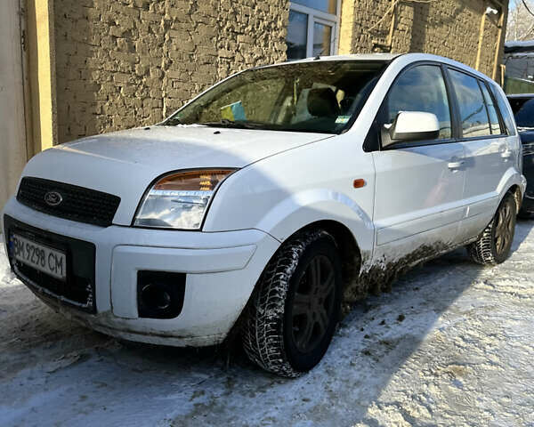 Білий Форд Фьюжен, об'ємом двигуна 1.4 л та пробігом 158 тис. км за 5799 $, фото 4 на Automoto.ua