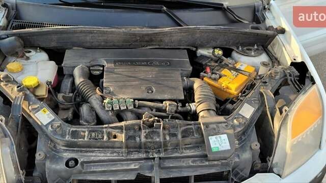 Белый Форд Фьюжн, объемом двигателя 1.6 л и пробегом 132 тыс. км за 5033 $, фото 8 на Automoto.ua