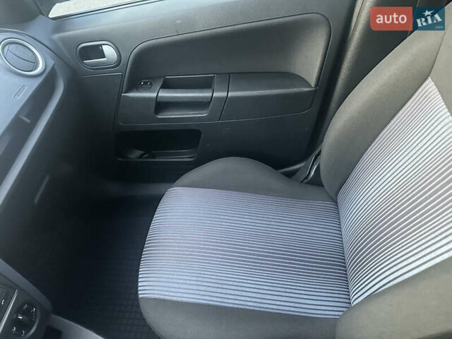 Белый Форд Фьюжн, объемом двигателя 1.39 л и пробегом 201 тыс. км за 5500 $, фото 12 на Automoto.ua