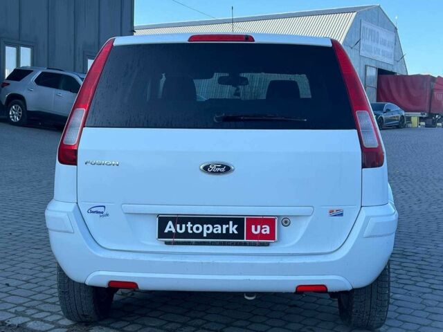 Білий Форд Фьюжен, об'ємом двигуна 1.4 л та пробігом 162 тис. км за 6490 $, фото 6 на Automoto.ua