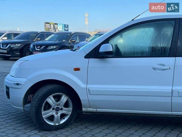 Белый Форд Фьюжн, объемом двигателя 1.4 л и пробегом 162 тыс. км за 6490 $, фото 2 на Automoto.ua