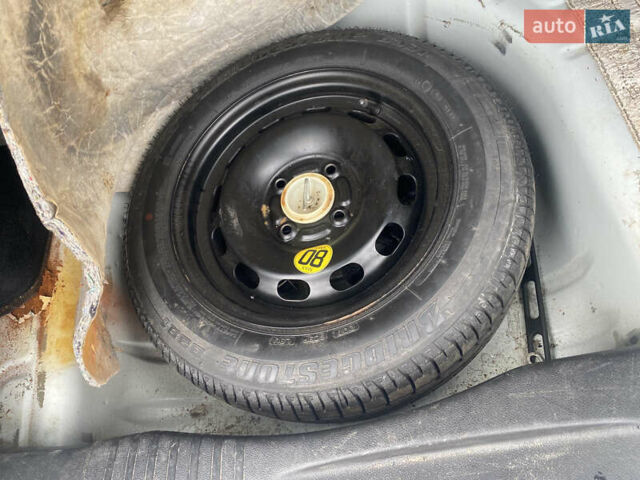 Белый Форд Фьюжн, объемом двигателя 1.39 л и пробегом 164 тыс. км за 5499 $, фото 17 на Automoto.ua