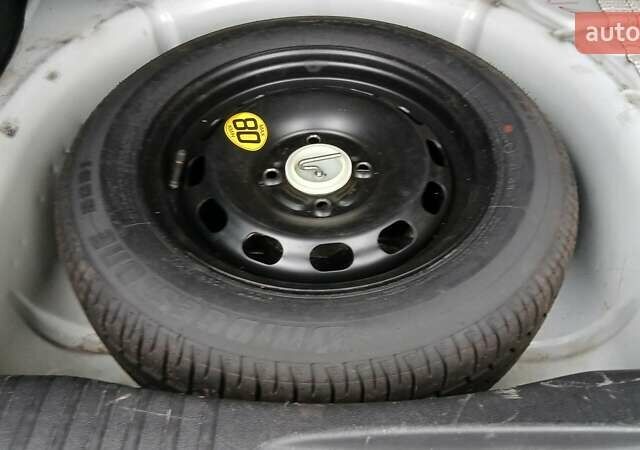 Білий Форд Фьюжен, об'ємом двигуна 0 л та пробігом 130 тис. км за 6900 $, фото 21 на Automoto.ua