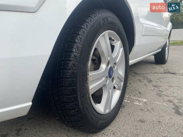 Белый Форд Фьюжн, объемом двигателя 1.39 л и пробегом 164 тыс. км за 5499 $, фото 9 на Automoto.ua