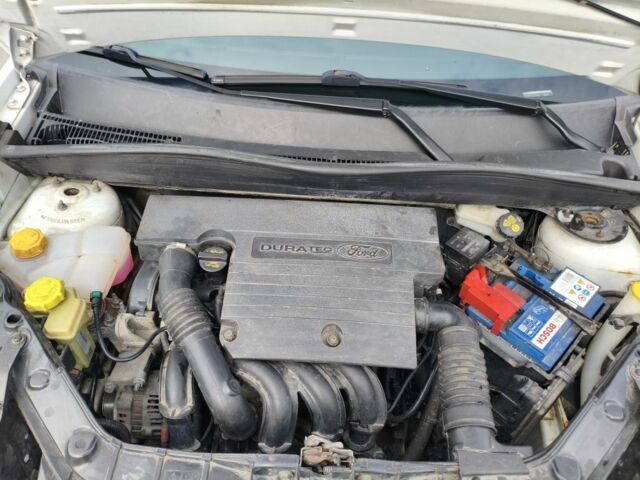 Белый Форд Фьюжн, объемом двигателя 0 л и пробегом 190 тыс. км за 5200 $, фото 4 на Automoto.ua