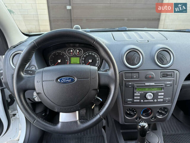 Форд Фьюжн 2011 в Одессе на Automoto.ua Белый Форд Фьюжн, объемом двигателя 1.4 л и пробегом 58 тыс. км за 7800 $, фото 26 на Automoto.ua