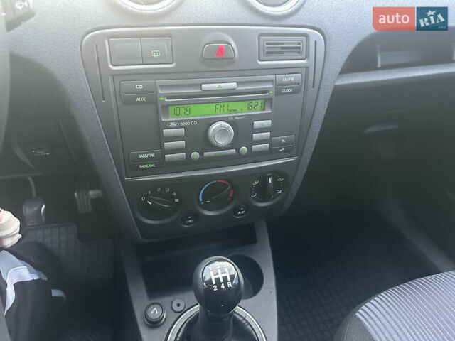 Белый Форд Фьюжн, объемом двигателя 1.39 л и пробегом 201 тыс. км за 5500 $, фото 13 на Automoto.ua