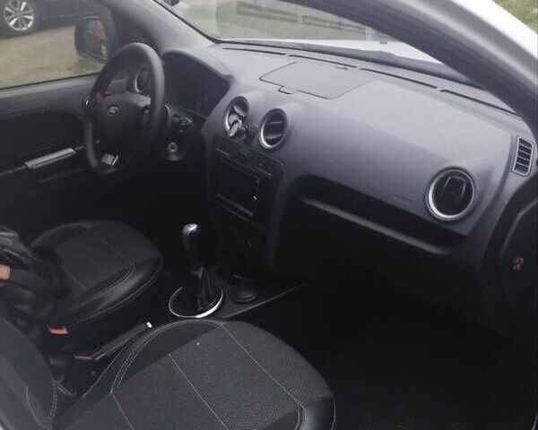 Білий Форд Фьюжен, об'ємом двигуна 1.6 л та пробігом 184 тис. км за 6300 $, фото 5 на Automoto.ua