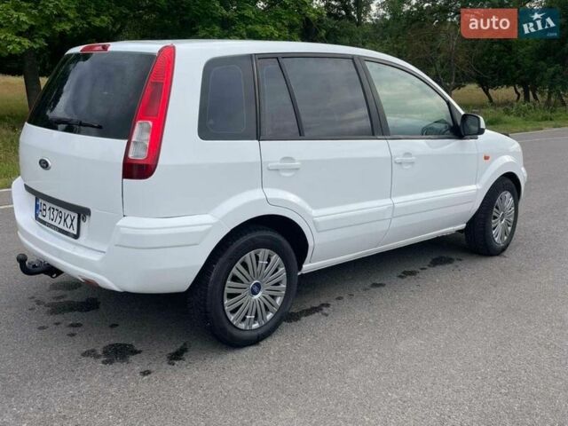 Білий Форд Фьюжен, об'ємом двигуна 1.6 л та пробігом 157 тис. км за 6999 $, фото 2 на Automoto.ua