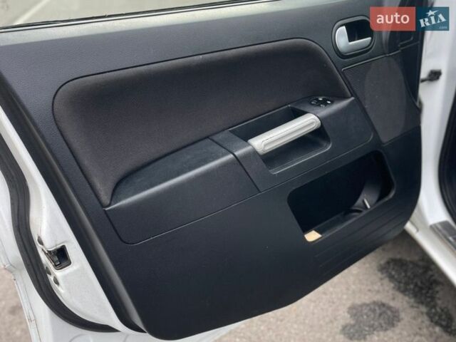 Білий Форд Фьюжен, об'ємом двигуна 1.6 л та пробігом 157 тис. км за 6999 $, фото 8 на Automoto.ua