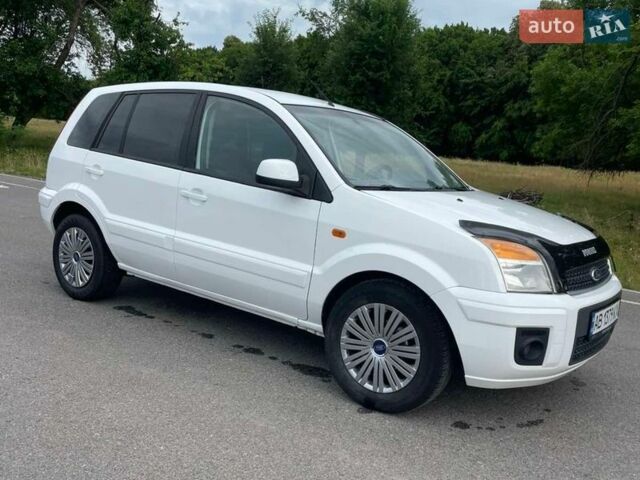 Білий Форд Фьюжен, об'ємом двигуна 1.6 л та пробігом 157 тис. км за 6999 $, фото 1 на Automoto.ua
