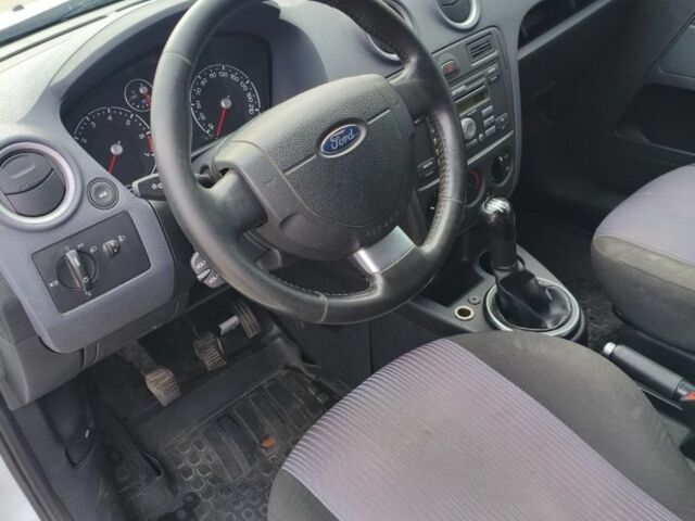 Белый Форд Фьюжн, объемом двигателя 0 л и пробегом 190 тыс. км за 5200 $, фото 2 на Automoto.ua