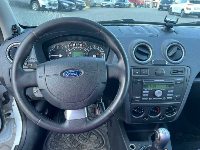 Білий Форд Фьюжен, об'ємом двигуна 1.4 л та пробігом 162 тис. км за 6490 $, фото 21 на Automoto.ua