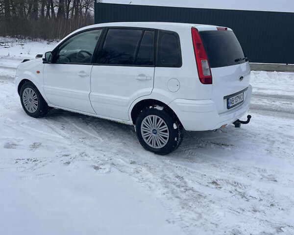 Белый Форд Фьюжн, объемом двигателя 1.6 л и пробегом 156 тыс. км за 5600 $, фото 2 на Automoto.ua