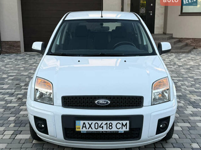 Форд Фьюжн 2011 в Одессе на Automoto.ua Белый Форд Фьюжн, объемом двигателя 1.4 л и пробегом 58 тыс. км за 7800 $, фото 6 на Automoto.ua