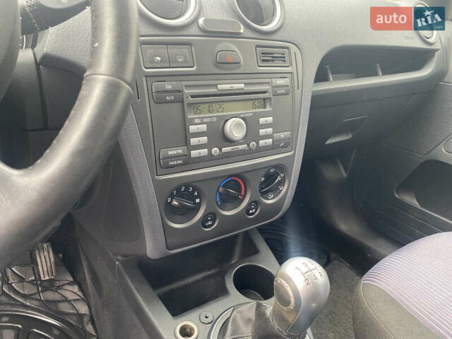 Белый Форд Фьюжн, объемом двигателя 1.39 л и пробегом 164 тыс. км за 5499 $, фото 21 на Automoto.ua