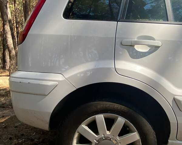 Белый Форд Фьюжн, объемом двигателя 1.4 л и пробегом 194 тыс. км за 5500 $, фото 15 на Automoto.ua