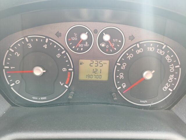 Белый Форд Фьюжн, объемом двигателя 0 л и пробегом 190 тыс. км за 5200 $, фото 6 на Automoto.ua