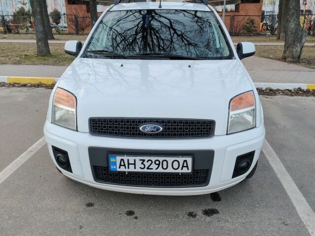 Білий Форд Фьюжен, об'ємом двигуна 1.4 л та пробігом 154 тис. км за 5400 $, фото 1 на Automoto.ua