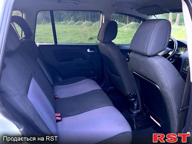 Білий Форд Фьюжен, об'ємом двигуна 1.4 л та пробігом 148 тис. км за 5750 $, фото 9 на Automoto.ua