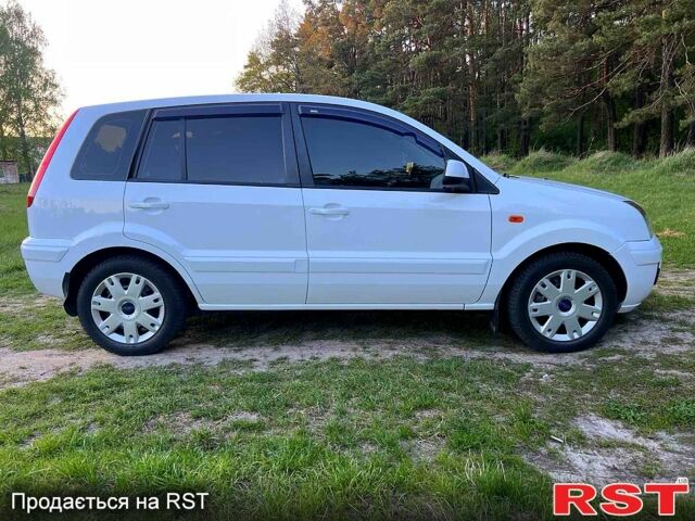 Білий Форд Фьюжен, об'ємом двигуна 1.4 л та пробігом 148 тис. км за 5750 $, фото 2 на Automoto.ua