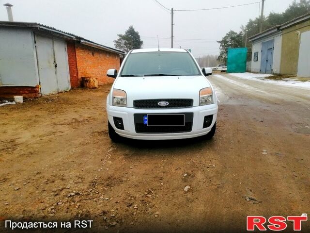 Білий Форд Фьюжен, об'ємом двигуна 14 л та пробігом 147 тис. км за 5900 $, фото 3 на Automoto.ua