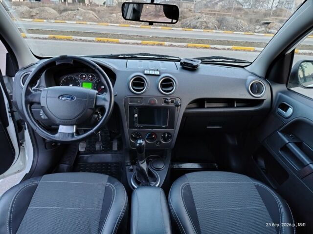 Білий Форд Фьюжен, об'ємом двигуна 1.4 л та пробігом 154 тис. км за 5400 $, фото 2 на Automoto.ua