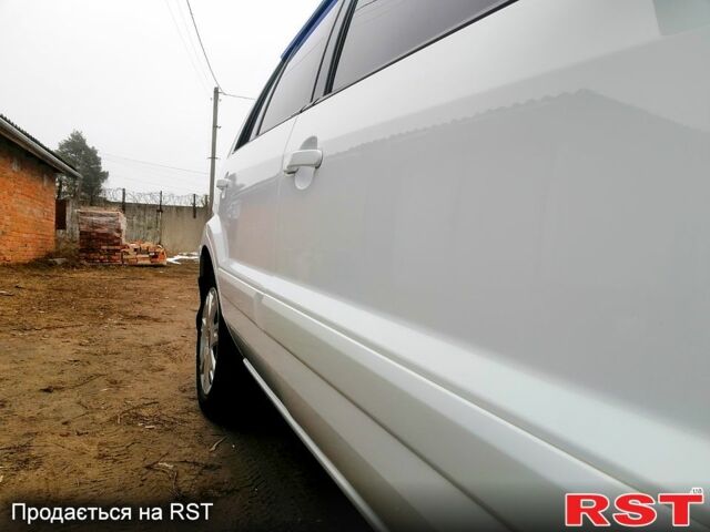 Білий Форд Фьюжен, об'ємом двигуна 14 л та пробігом 147 тис. км за 5900 $, фото 6 на Automoto.ua